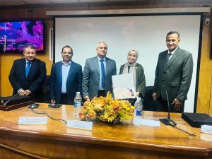 رئيس جامعة الفيوم: الاستثمار في مهارات الخريجين وتعزيز جاهزيتهم لسوق العمل من أهم أولوياتنا 2 رئيس جامعة الفيوم