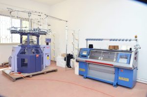 IMG 6094 جامعة السويس تتعاون مع مجموعة صينية 5000 فرصة عمل مرتقبة.. جامعة السويس تتعاون مع مجموعة صينية لإنشاء مصنع ملابس موقع في الجامعة