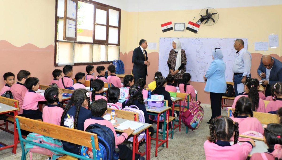 IMG 6150 مدارس الدقي مدير تعليم الجيزة يتابع انتظام الدراسة والحضور بمدارس الدقي ويوجه بتقديم الدعم الأكاديمي والنفسي للطلاب موقع في الجامعة