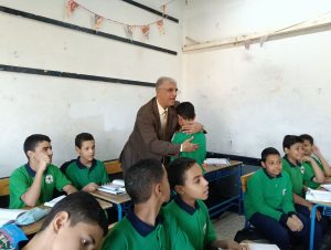 وكيل تعليم قنا يتابع انتظام الدراسة