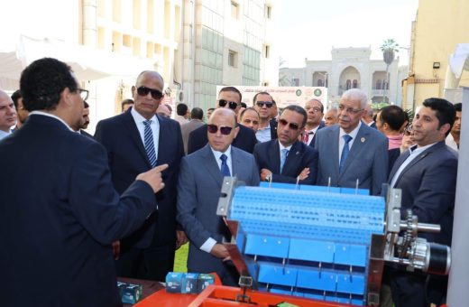 IMG 6175 حملة الـ16 يومًا لمناهضة العنف روبوت بالطاقة الشمسية وإعادة تدوير البلاستيك وترشيد المياه.. ابتكارات جامعة المنوفية بالمشروعات الخضراء موقع في الجامعة
