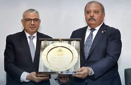 IMG 6281 اليوم العالمي للعصا البيضاء تجارة عين شمس تنظم ندوة عن حرب أكتوبر وتستضيف الفريق علي فهمي قائد الدفاع الجوي سابقًا موقع في الجامعة