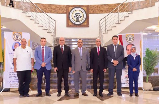 IMG 6438 الأمين العام لصندوق تطوير التعليم تعاون بين جامعتي جنوب الوادي الأهلية وطيبة التكنولوجية لتطوير البرامج التعليمية وتأهيل الطلاب لسوق العمل موقع في الجامعة