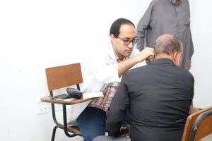 IMG 6502 كلية الطب بجامعة عين شمس كلية الطب بجامعة عين شمس تنظم قافلة طبية بدار السلام بالتعاون مع «حياة كريمة» موقع في الجامعة