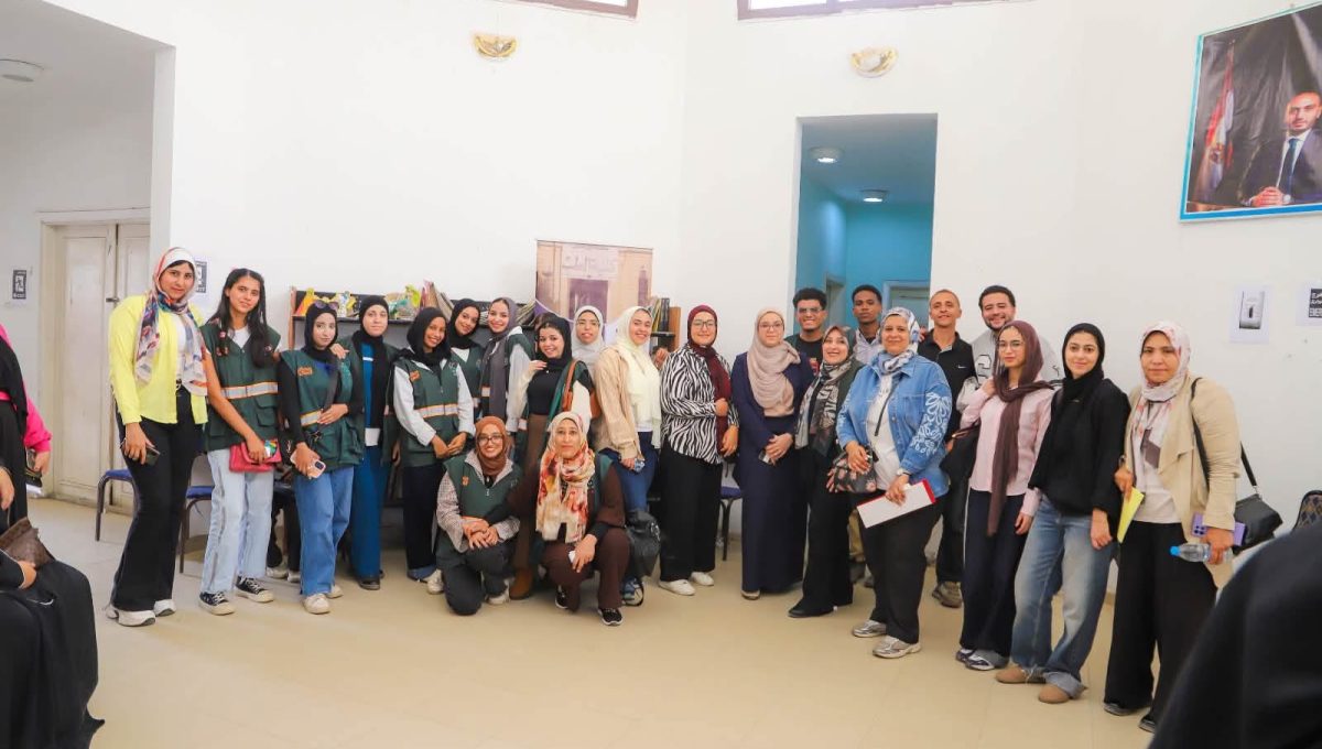 IMG 6503 كلية الطب بجامعة عين شمس كلية الطب بجامعة عين شمس تنظم قافلة طبية بدار السلام بالتعاون مع «حياة كريمة» موقع في الجامعة