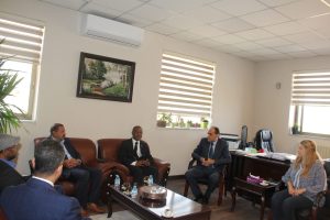 IMG 6583 اتحاد الجامعات العربية في الأردن تفاصيل زيارة وفد جامعة جزر القمر إلى اتحاد الجامعات العربية في الأردن موقع في الجامعة
