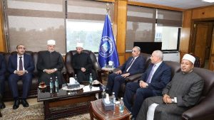 IMG 6613 مبادرة «تحصين وبناء الوعي» وزير الأوقاف من جامعة قناة السويس: حماية الوطن واجب الوقت.. وتعميم مبادرة «تحصين وبناء الوعي» على جميع المديريات موقع في الجامعة