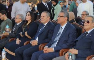 IMG 6691 جامعة الدلتا تحتفل بتخريج طلاب بحضور رئيس جامعة دمياط ووزراء سابقين.. جامعة الدلتا تحتفل بتخريج طلاب الكليات الطبية موقع في الجامعة