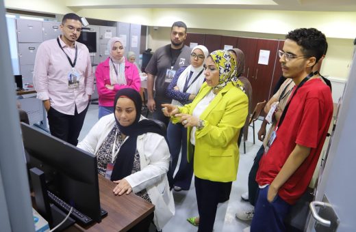 IMG 6697 جامعة الدلتا تحتفل بتخريج طلاب ورش تدريبية في الخلايا الجذعية والطب التجديدي بمركز أبحاث طب عين شمس موقع في الجامعة