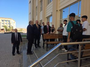 IMG 6706 جامعة جنوب الوادي الأهلية رئيس جامعة جنوب الوادي الأهلية يتابع انتظام الدراسة ويحاور الطلاب ويؤكد توفير الدعم الأكاديمي واللوجستي موقع في الجامعة
