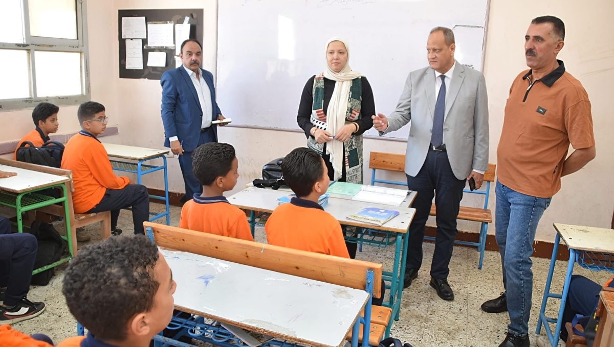IMG 6717 مخالفات بمدرسة المهندس علي سليمان مدير تعليم بورسعيد يوجه بالتحقيق في مخالفات بمدرسة المهندس علي سليمان الإعدادية موقع في الجامعة