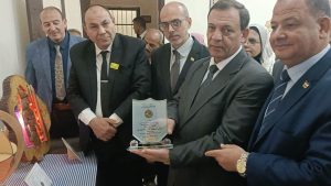 IMG 6729 تعليم بني سويف تعليم بني سويف يفتتح المعرض الدائم للمجال الصناعي ويكرّم الفائزين بالمركز الأول جمهوريًا في مسابقة التميز موقع في الجامعة