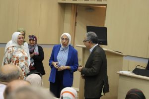 IMG 7001 اليوم العالمي لكبار السن بمناسبة اليوم العالمي لكبار السن.. طب عين شمس توضح سبل الوقاية من الزهايمر موقع في الجامعة