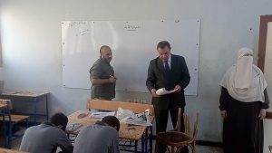 IMG 7018 مدير تعليم بني سويف مدير تعليم بني سويف يتابع التقييمات الأسبوعية وسجلات درجات الطلاب موقع في الجامعة