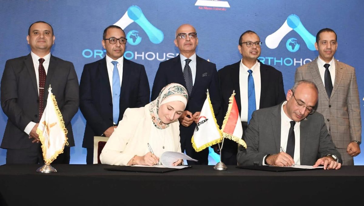 IMG 7091 جامعة عين شمس جامعة عين شمس تحتفل بـ5 سنوات من الجراحات الروبوتية وتطلق برنامجًا جديدًا لجراحات العظام موقع في الجامعة