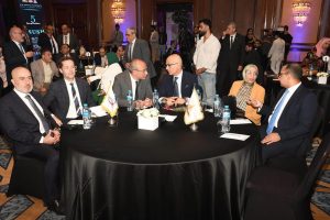 IMG 7092 جامعة عين شمس جامعة عين شمس تحتفل بـ5 سنوات من الجراحات الروبوتية وتطلق برنامجًا جديدًا لجراحات العظام موقع في الجامعة