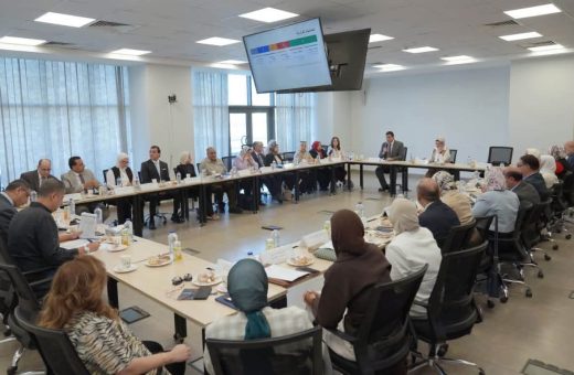 IMG 7103 آداب القاهرة تنظم ندوة عن المنح جامعة عين شمس تستعرض خطط تطوير البحث العلمي والتحول الرقمي وإنجازات الجودة والاعتماد موقع في الجامعة