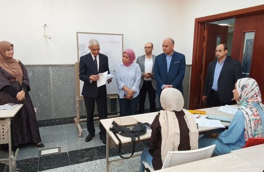 IMG 7124 جامعة جنوب الوادي الأهلية رئيس جامعة جنوب الوادي الأهلية يوجه بسرعة تشغيل معمل اللغة بمبنى العلوم الإنسانية موقع في الجامعة