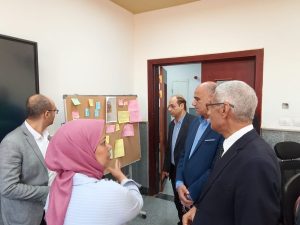 IMG 7125 جامعة جنوب الوادي الأهلية رئيس جامعة جنوب الوادي الأهلية يوجه بسرعة تشغيل معمل اللغة بمبنى العلوم الإنسانية موقع في الجامعة