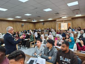 IMG 7128 جامعة جنوب الوادي الأهلية رئيس جامعة جنوب الوادي الأهلية يوجه بسرعة تشغيل معمل اللغة بمبنى العلوم الإنسانية موقع في الجامعة