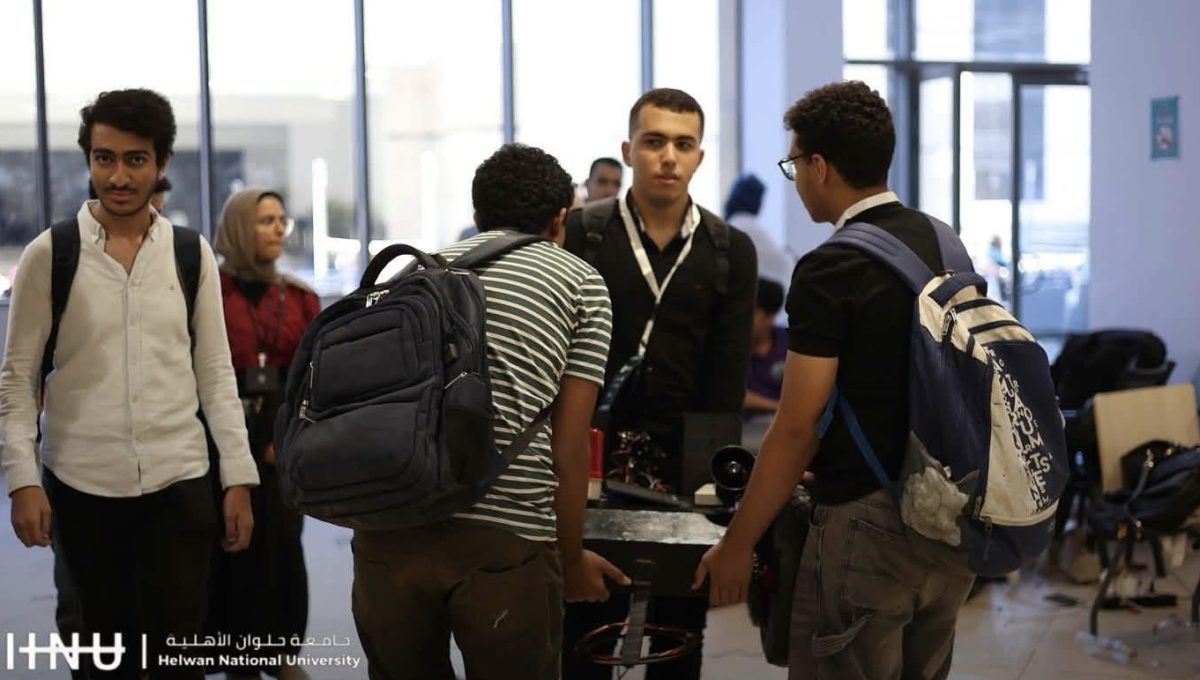 IMG 7161 جامعة حلوان الأهلية جامعة حلوان الأهلية تحصد جائزة أفضل روح فريق في مسابقة Minesweepers للروبوتات موقع في الجامعة