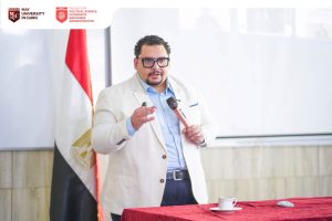 IMG 7194 جامعة مايو تنظم ندوة حول توظيف LinkedIn جامعة مايو تنظم ندوة حول توظيف LinkedIn في بناء المستقبل المهني موقع في الجامعة