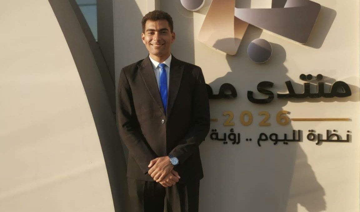 IMG 7390 1 طالب بجامعة شرق بورسعيد طالب بجامعة شرق بورسعيد يستعرض مشروعًا للذكاء الاصطناعي وإنترنت الأشياء بمنتدى مصر 2026 موقع في الجامعة