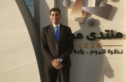 IMG 7390 1 جامعة القاهرة الجديدة التكنولوجية طالب بجامعة شرق بورسعيد يستعرض مشروعًا للذكاء الاصطناعي وإنترنت الأشياء بمنتدى مصر 2026 موقع في الجامعة