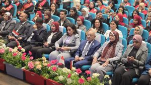 IMG 7475 جامعة شرق بورسعيد التكنولوجية رئيس جامعة شرق بورسعيد التكنولوجية تشارك في احتفالية انتصارات أكتوبر بالجامعة الأهلية موقع في الجامعة