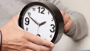 التوقيت الشتوي 2026.. موعد تغيير الساعة وتأثيره على مواعيد المدارس 3 IMG 7482 التوقيت الشتوي 2026 التوقيت الشتوي 2026.. موعد تغيير الساعة وتأثيره على مواعيد المدارس موقع في الجامعة