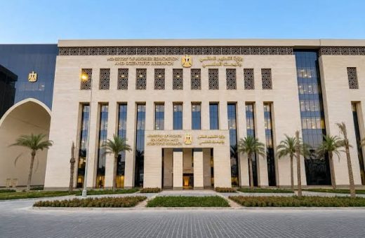 IMG 7515 جامعة الفيوم الأهلية توضح حقيقة التحويلات لكلية الطب من 55 إلى 131 جامعة.. التعليم العالي تكشف حصاد 12 عامًا من التطوير في مصر موقع في الجامعة