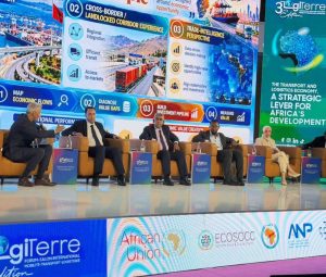 IMG 7531 الأكاديمية العربية الأكاديمية العربية تعزز حضورها الإفريقي وتوسع التعاون في النقل واللوجستيات والذكاء الاصطناعي موقع في الجامعة