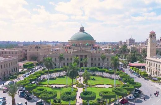 IMG 7603 تربية نوعية عين شمس تستقبل الطلاب جسر التواصل بين الخريجين وسوق العمل.. تفاصيل ملتقى التوظيف الخامس بجامعة القاهرة موقع في الجامعة