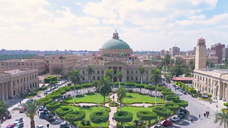 IMG 7603 ملتقى التوظيف الخامس بجامعة القاهرة جسر التواصل بين الخريجين وسوق العمل.. تفاصيل ملتقى التوظيف الخامس بجامعة القاهرة موقع في الجامعة