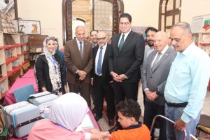 IMG 7729 التطعيم ضد الحصبة نقيب المعلمين يشارك في انطلاق حملة التطعيم ضد الحصبة والحصبة الألمانية بالقاهرة موقع في الجامعة