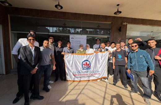 IMG 8323 جامعة الجلالة توقع اتفاقًا مع جامعة ماليزية طلاب هندسة الأهرام الكندية يشاركون في ورشة عمل لتحليل البيانات بالتعاون مع مجتمع مطوري جوجل موقع في الجامعة