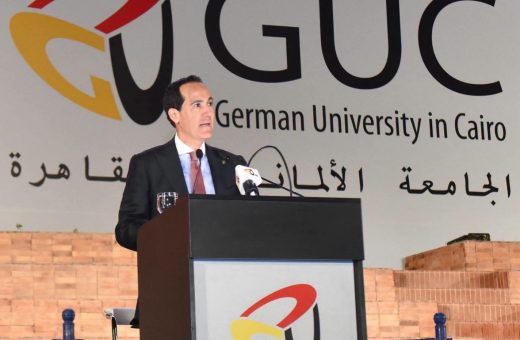 IMG ٢٠٢٦١٠٠٥ ١٨٥٩٥٠ دمنهور الرئيس التنفيذي لهيئة الاستثمار لخريجي الجامعة الألمانية: وظفوا قدراتكم في دعم الاقتصاد المصري موقع في الجامعة