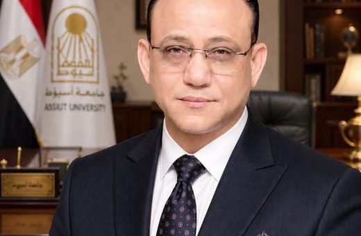 32 عالمًا من جامعة أسيوط ضمن أفضل 2% من العلماء  