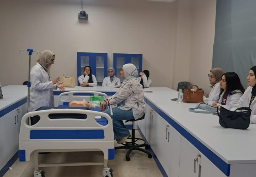 IMG ٢٠٢٦١٠٢٤ ١٢١٩٠٥ جامعة الإسماعيلية الجديدة الأهلية تدعم تأهيل طلاب جامعة الإسماعيلية الجديدة الأهلية تدعم تأهيل طلاب الطب بالتدريب على المحاكاة الطبية موقع في الجامعة