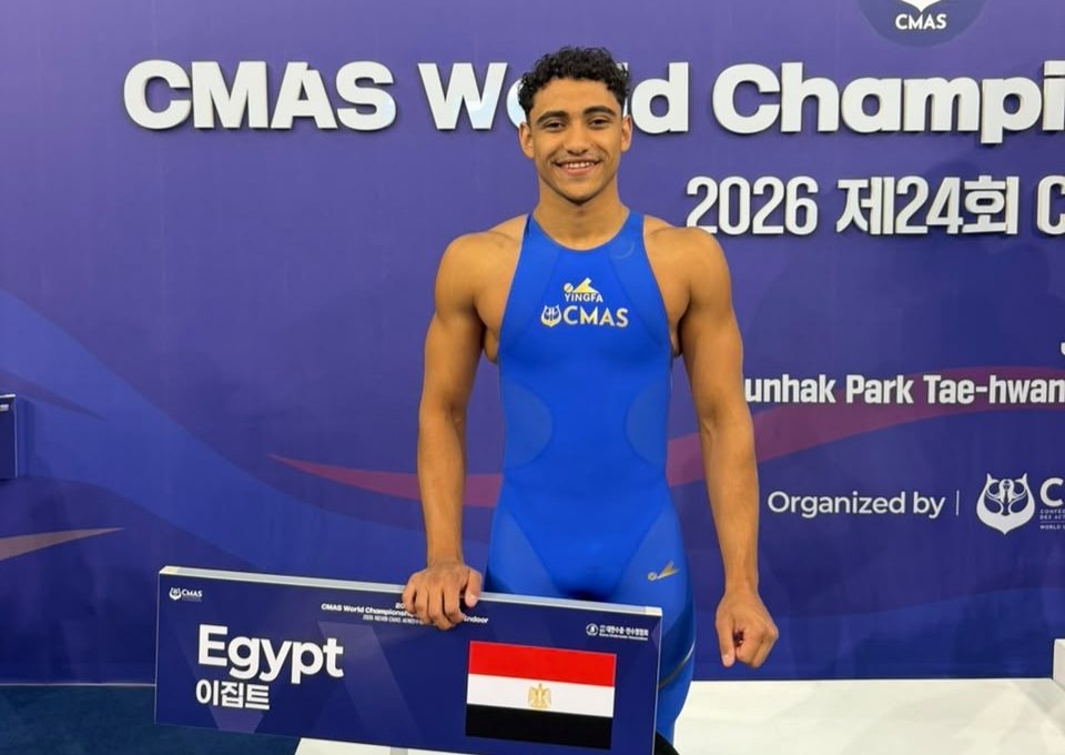 IMG ٢٠٢٦١٠٢٥ ١٤٣٤٣٨ لاعب جامعة عين شمس في بطولة العالم للسباحة بالزعانف بمشاركة 20 دولة.. ياسين فرحات لاعب جامعة عين شمس في بطولة العالم للسباحة بالزعانف موقع في الجامعة