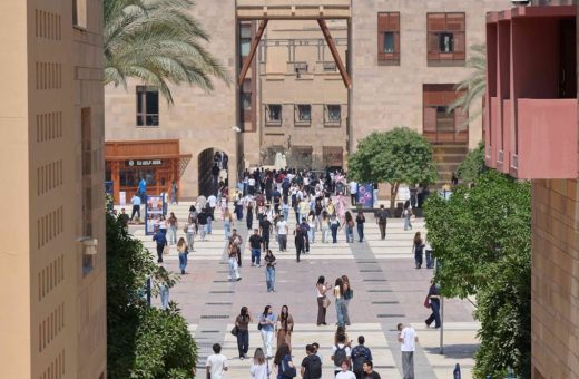 الجامعة الأمريكية تستقبل 363 طالبًا بمنح التميز
