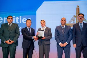 dbdcfb65 63dc 44fb b334 5127eb431a23 ملتقى هواوي للتوظيف HiRE 7 تكريم جامعة عين شمس في ملتقى هواوي للتوظيف HiRE 7.. فرص جديدة للكفاءات الشابة موقع في الجامعة